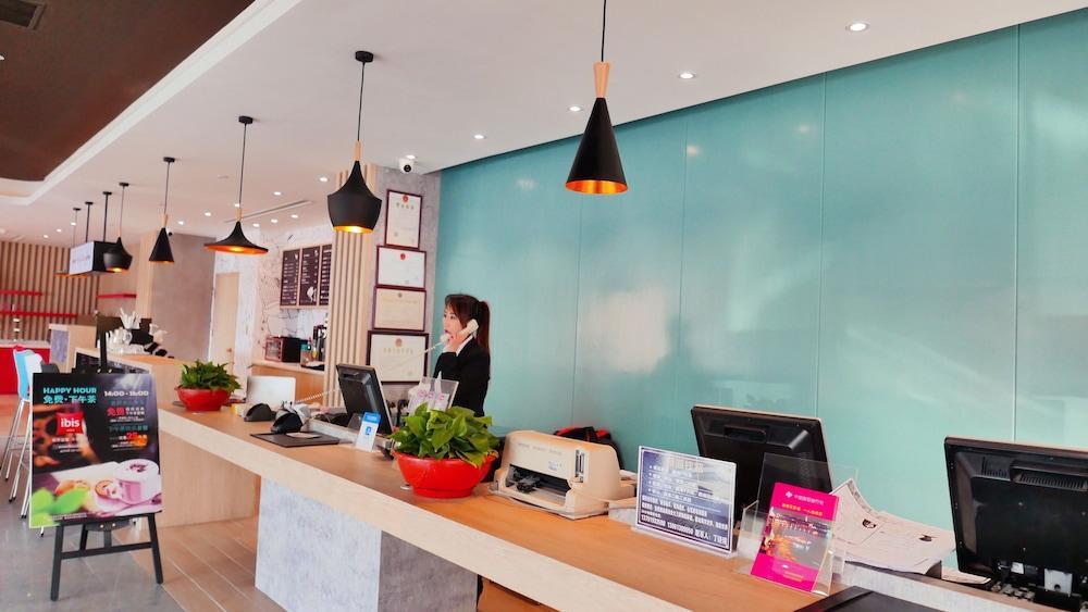 Готель Ibis Qingdao Ningxia Road Екстер'єр фото