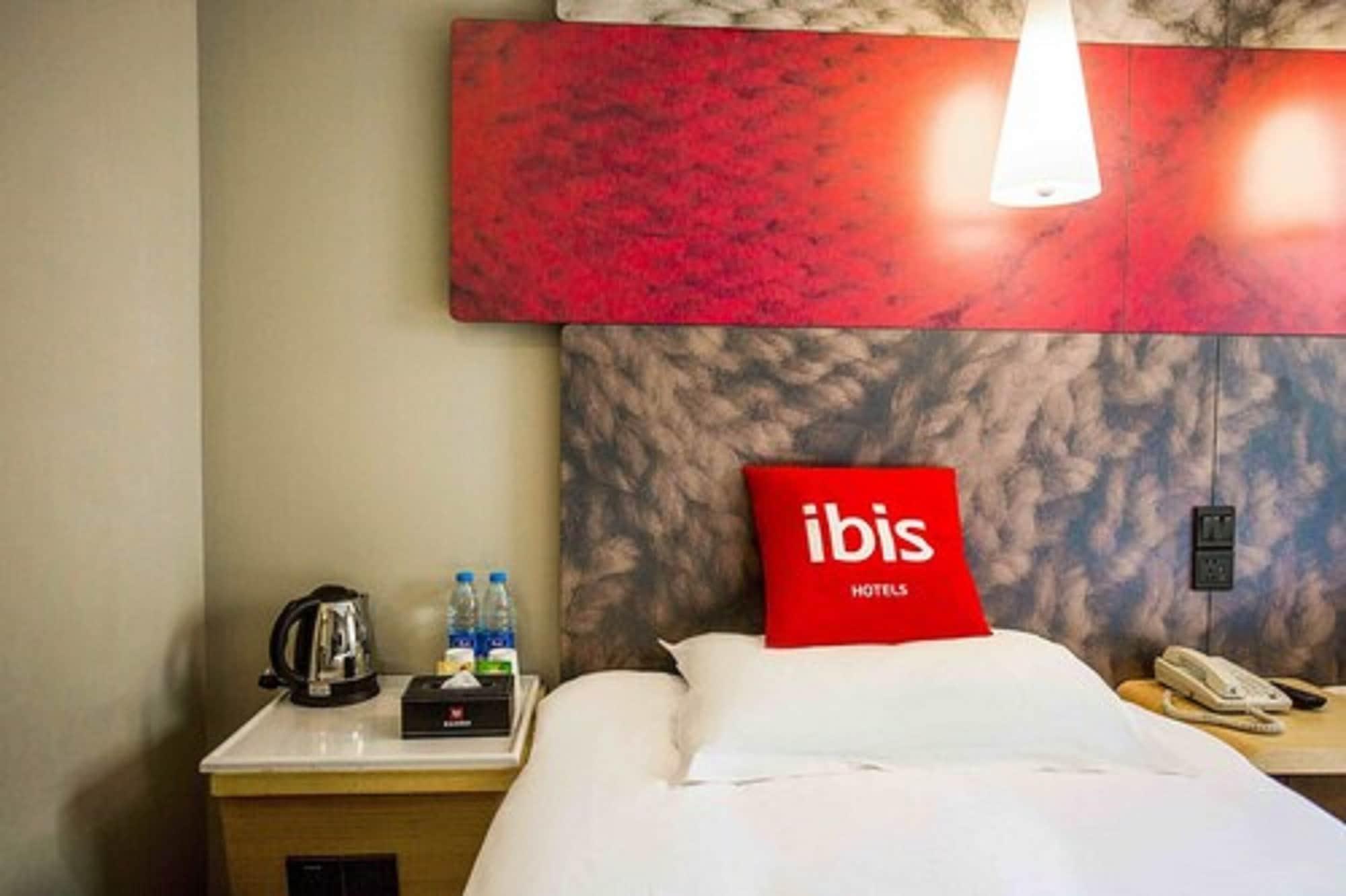 Готель Ibis Qingdao Ningxia Road Екстер'єр фото
