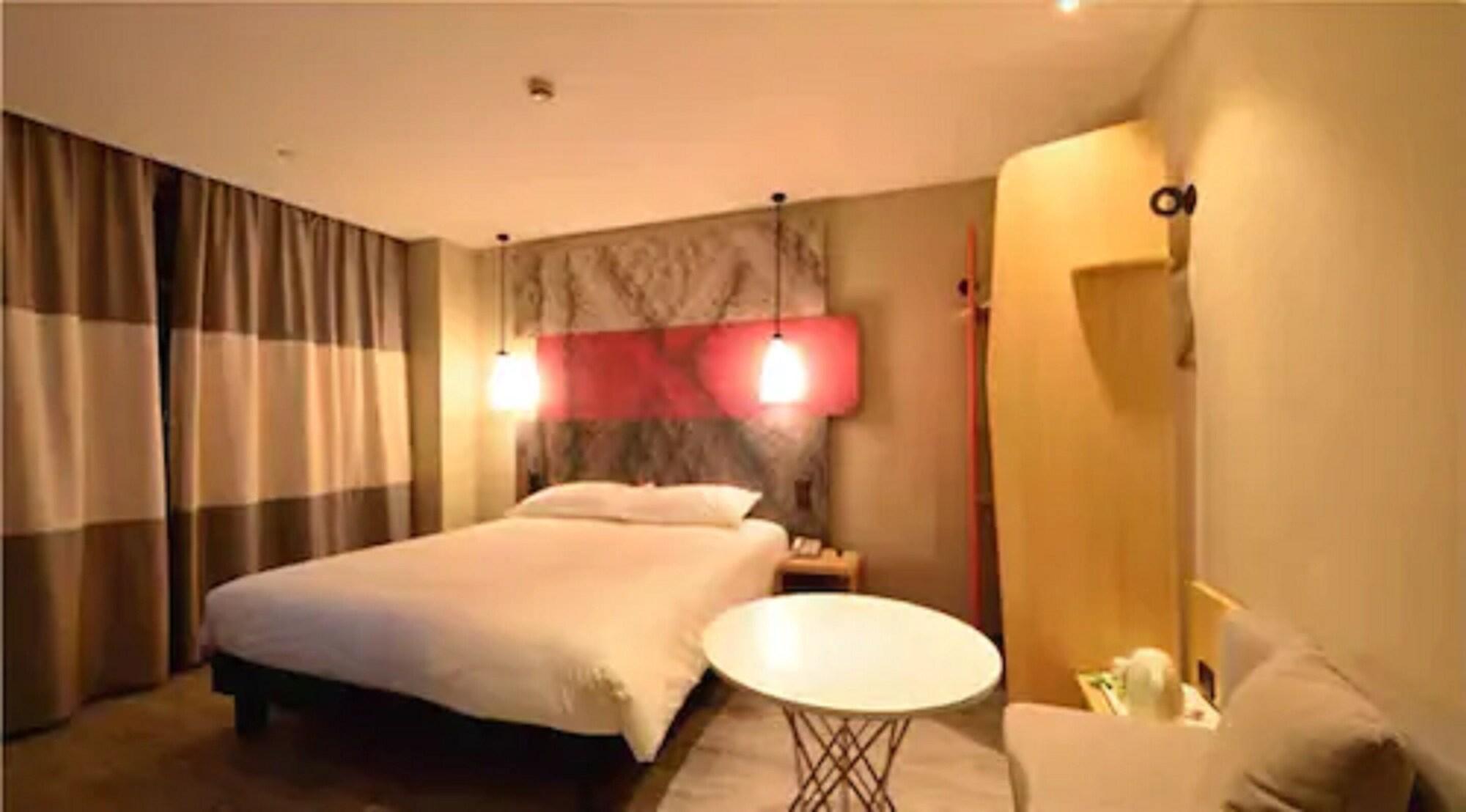Готель Ibis Qingdao Ningxia Road Екстер'єр фото