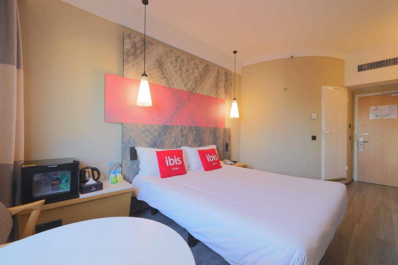 Готель Ibis Qingdao Ningxia Road Екстер'єр фото